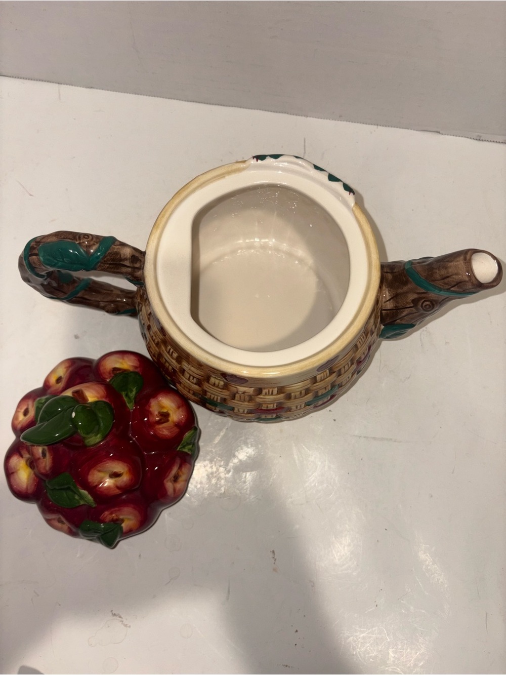 Ceramic Apple Basket Teapot - Red and Green - Vintage 1999 - Picture 4 of 6